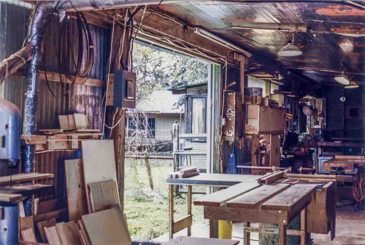 bench in shed shop
